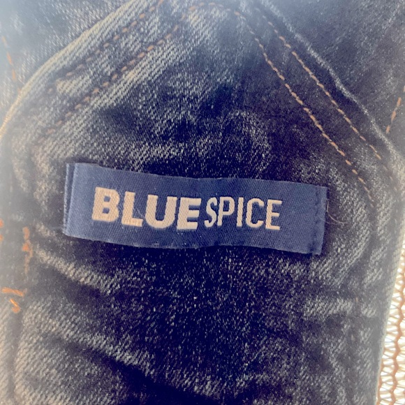 Blue Spice denim overalls. Sz 7 .Lots of pockets. Adjustable straps, rip details - Picture 3 of 13